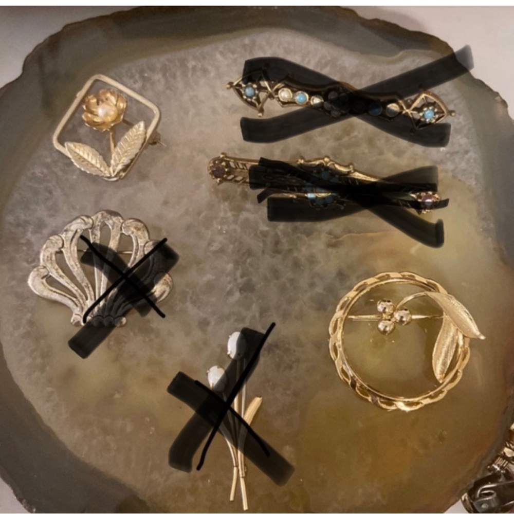 Pick only2 left! Very Vintage Brooch’s price for each - Picture 15 of 15